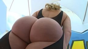 Cheating PAWG Wife Goes Down on Black Gardener - Husband's Home, but She Needs That Big Dick