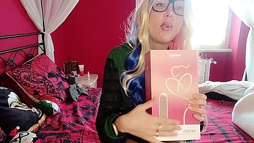 Chantal try her new very big cock