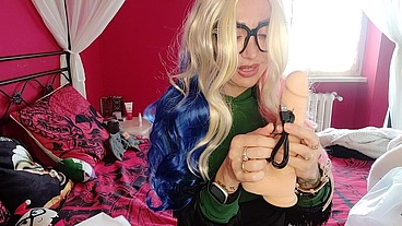 Chantal try her new very big cock