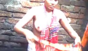 indian village girl bathing video