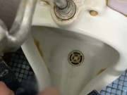 おしっこ動画 公衆トイレの小便！