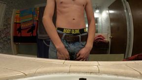 Shirtless Flexing Schat