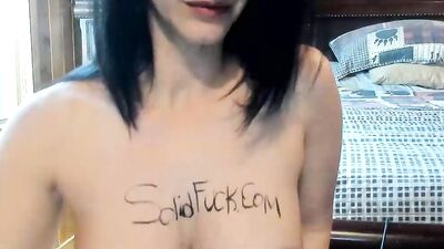 Solo amateur chick wants you to enjoy her natural body while she's masturbating