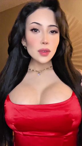 Curvy Felicia Vox plays with herself