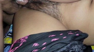 CUÑADA ABRIÓ LAS PIERNAS Y LE DIJO A SU CUÑADO QUE LA PENETRARA MUY RICO