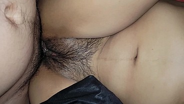 CUÑADA ABRIÓ LAS PIERNAS Y LE DIJO A SU CUÑADO QUE LA PENETRARA MUY RICO