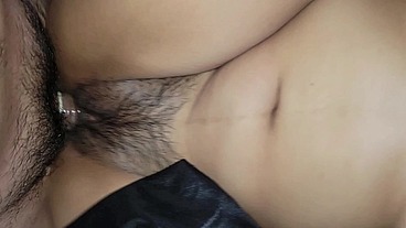 CUÑADA ABRIÓ LAS PIERNAS Y LE DIJO A SU CUÑADO QUE LA PENETRARA MUY RICO