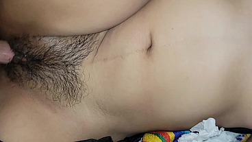 CUÑADA ABRIÓ LAS PIERNAS Y LE DIJO A SU CUÑADO QUE LA PENETRARA MUY RICO
