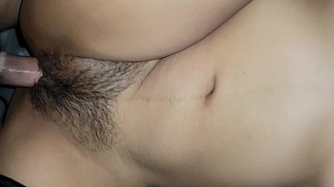 CUÑADA ABRIÓ LAS PIERNAS Y LE DIJO A SU CUÑADO QUE LA PENETRARA MUY RICO