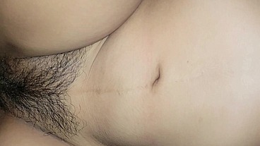 CUÑADA ABRIÓ LAS PIERNAS Y LE DIJO A SU CUÑADO QUE LA PENETRARA MUY RICO