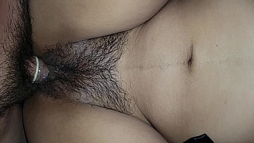 CUÑADA ABRIÓ LAS PIERNAS Y LE DIJO A SU CUÑADO QUE LA PENETRARA MUY RICO