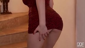 Seducing with Every Inch!