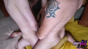 un envie de baiser trop forte de plus en plus gourmande en pleine apres midi...