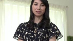 Makiko Tsurukawa's First Intimate Shoot: A Candid Documentary of Fifty Wifely Moments