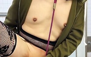 [SISSY] I masturbated and ejaculated in a public toilet at night.