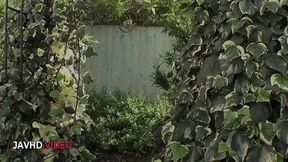 Kinky Asian MILF Runa Mizuki enjoys huge toy in backyard