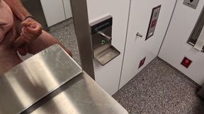 Wixxing in the public toilet