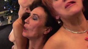 Amateur old lesbians taking a good time