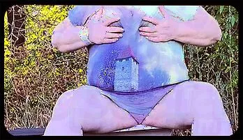 Curvy Milf Masturbates in Public Park exclusive content