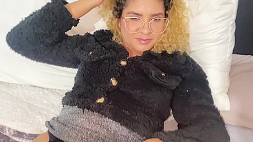 Loira safada se masturbando gozando muito me chamou para participar da brincadeira