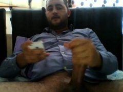 HORNY TURK CAM PHONE JACKOFF