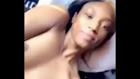 Ebony Girl singing with her pussy (pussy music play!)