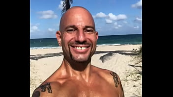 BEACH BODY PORNSTAR