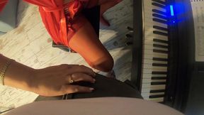 piano lesson seduction – red lingerie, deep pleasure & messy mouth finish