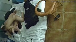 新流出酒店偷拍 大學生情侶小哥把粉嫩女友摳出水後被折疊起來狂操表情銷魂