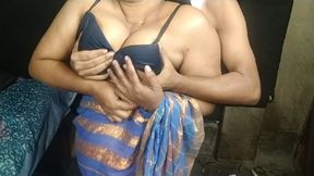 Desi aunty Romance couple videos