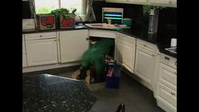 Bad Girls! Women Can't Keep It to Themselves!