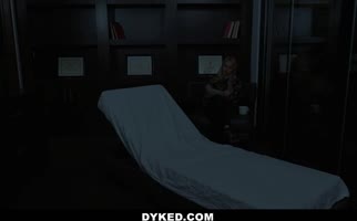 Sarah Vandella's Seductive Mommy Lessons in Dyked Desire