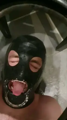 🇬🇧 Slave lies under my toilet chair, has a mouth spreader and hands tied. I piss in his mouth, as a good swallowing slave he swallows everything to the last drop. Full-length clip included in subscri…