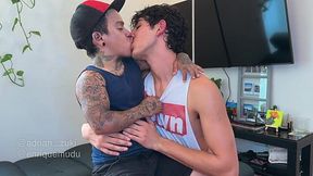 Petite Dude Gets Pounded by Massive Dick - enriquemudu & adrianzuki