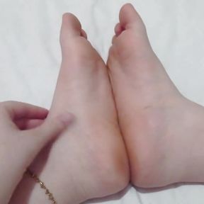 I really like to play with my feet