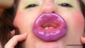 naughty chick lip pouting lipsihaa 4