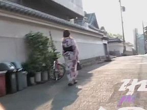 Public sharking of a gorgeous Japanese woman in a kimono