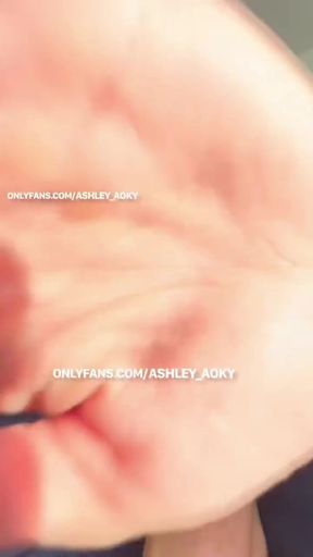 Amateur teen exposes her juicy pussy and round ass on OnlyFans