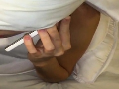 Ragazza fa un pompino ad un cazzo nero
