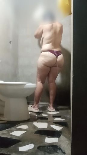 Homemade video recorded Venezuelan woman bathing