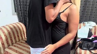 Minha vizinha e uma travesti linda
