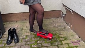 Sneaker-Girl Mia Moon - RC Car Crush with Boots