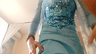 Elsa is having fun if Anna is not in control