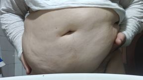 Cleaning my disgusting belly button