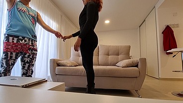 peliroja tiene sexo con un desconocido despues de una cena