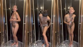 beaucoup de demandes de rasage une nouvelle seance sous la douche