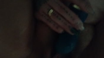 Je me branle dans ma douche