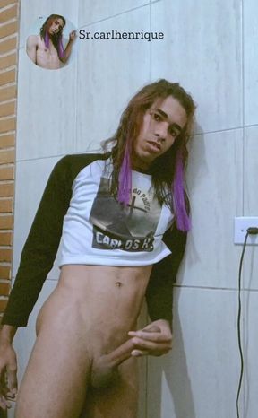 Delicious Gay Masturbating In Crop Top