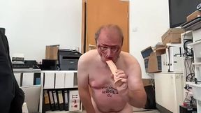 Begging for pardon - Spanking und humiliating myself