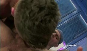 Muscle swimmers fuck in the swimming pool